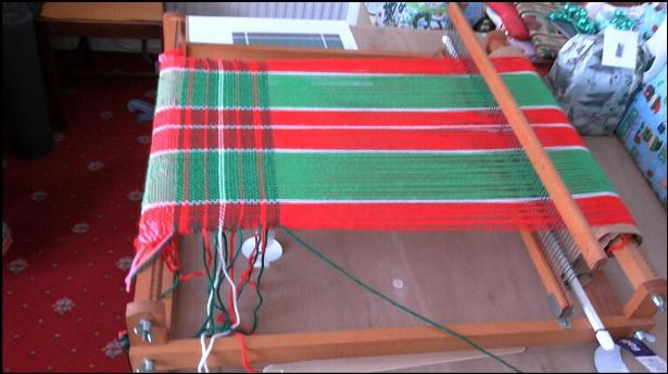 Changing Colour Of The Weft
